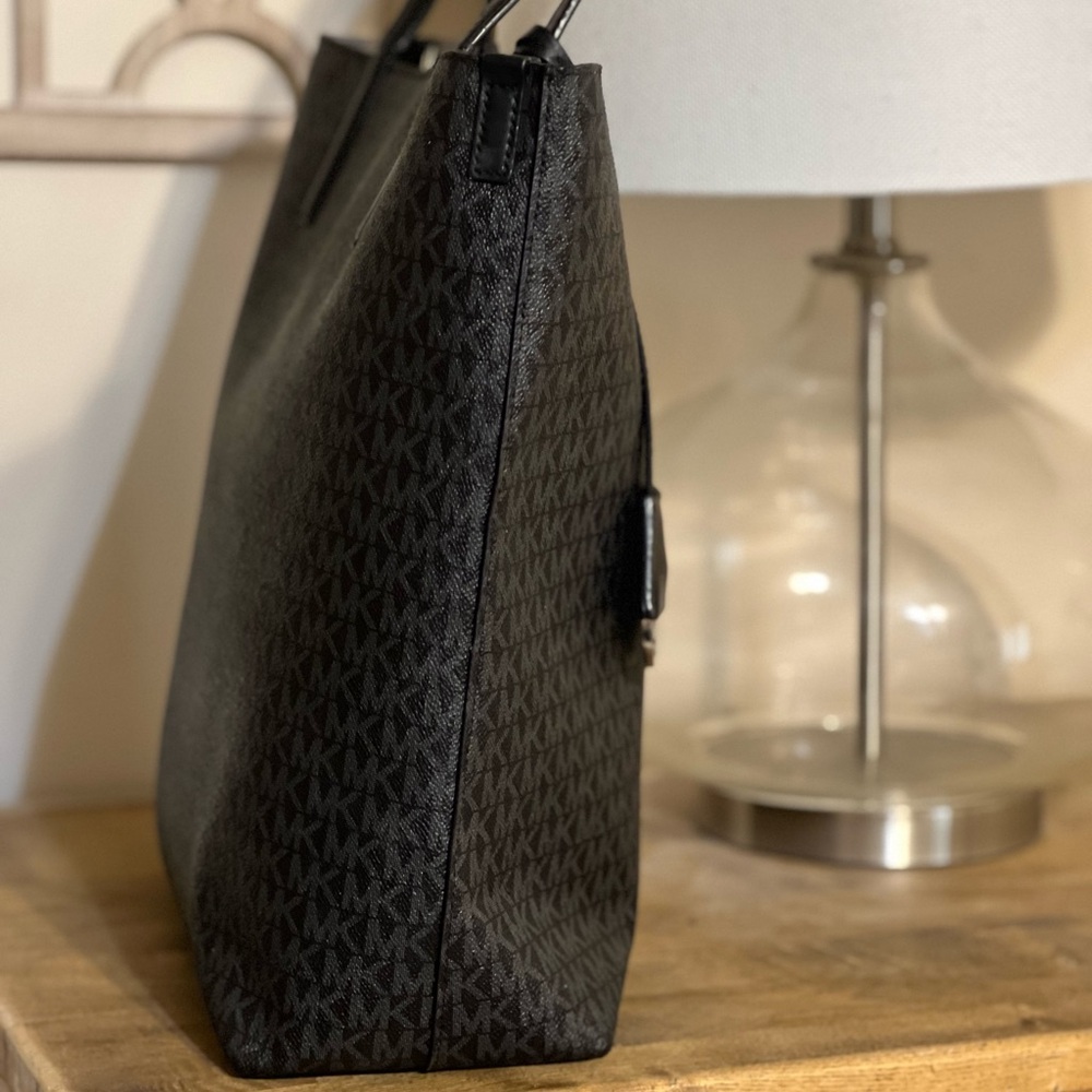 Michael Kors Black Crossbody Bag with Monogram Print - Picture 5 of 8